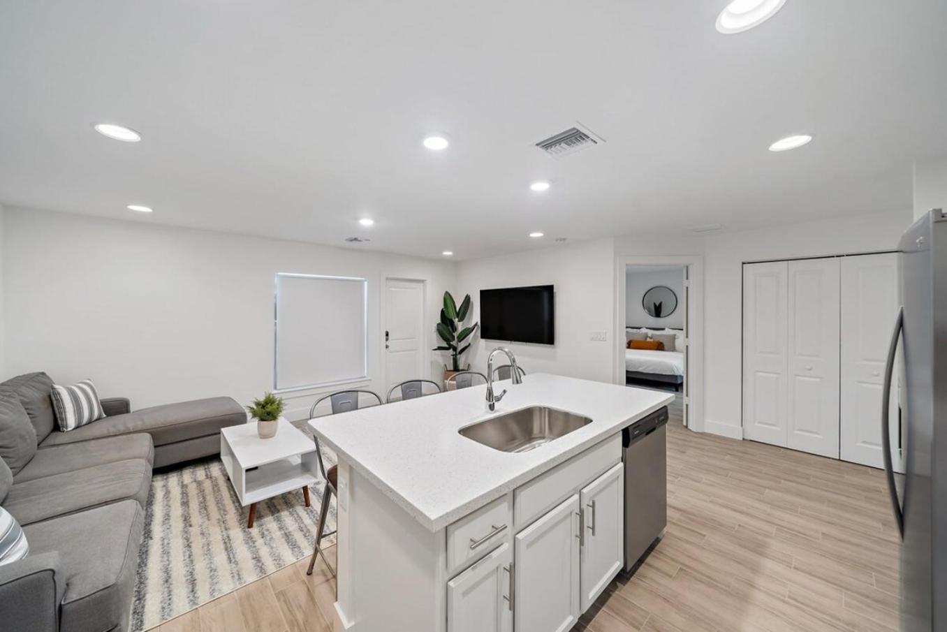 New! Few Minutes To Downtown, 10 To The Beach! West Palm Beach Eksteriør billede